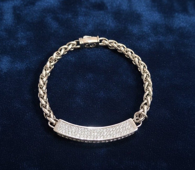 The Stellar Pavé Bar Bracelet