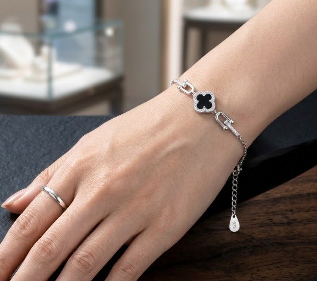 Midnight Clover Pavé Bracelet