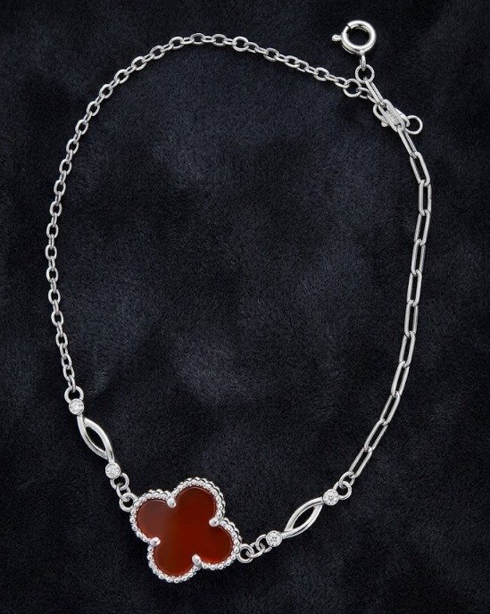 Crimson Clover Chain