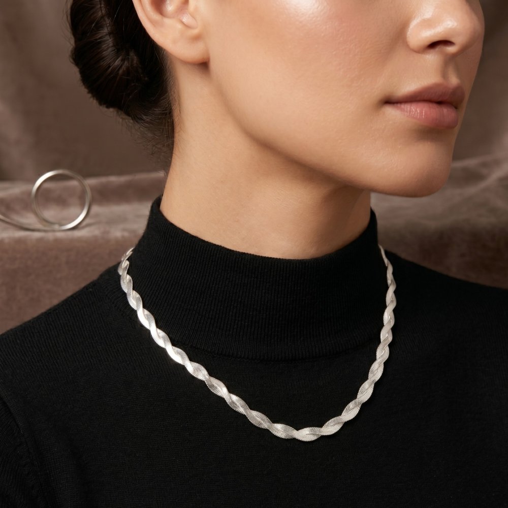 The Luna Twist