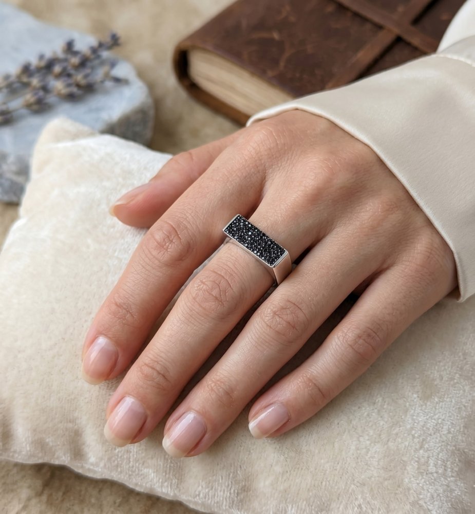 The Obsidian Edge Ring