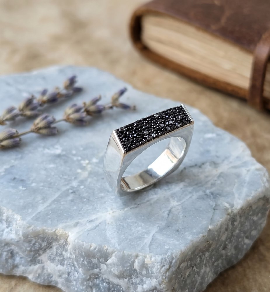 The Obsidian Edge Ring
