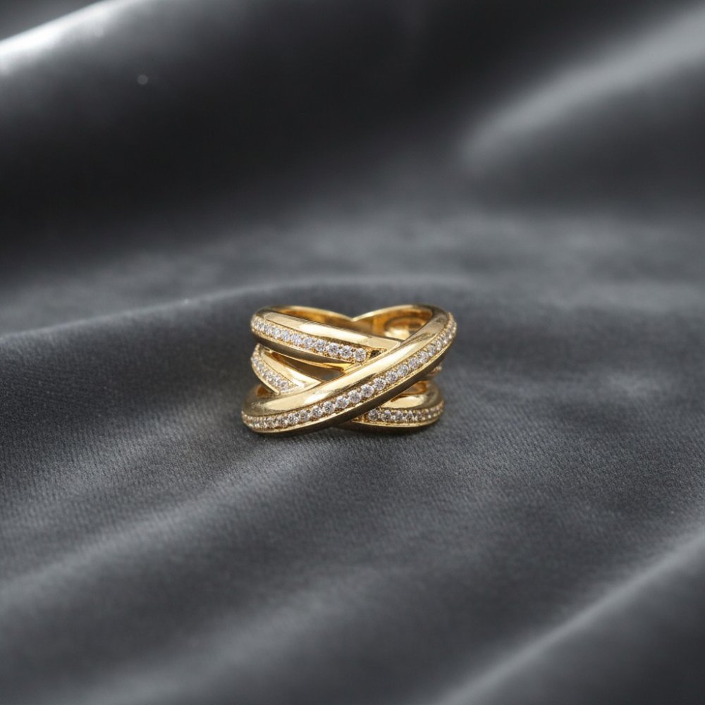 Aura Crisscross Ring