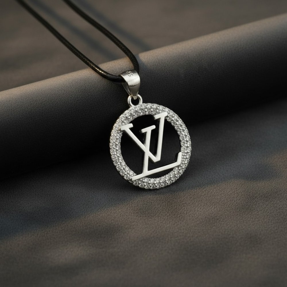 Luxe LV Medallion