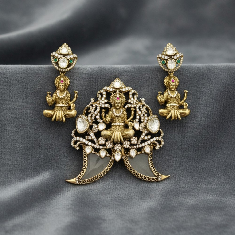 Goddess Lakshmi Tiger Claw Pendant Set
