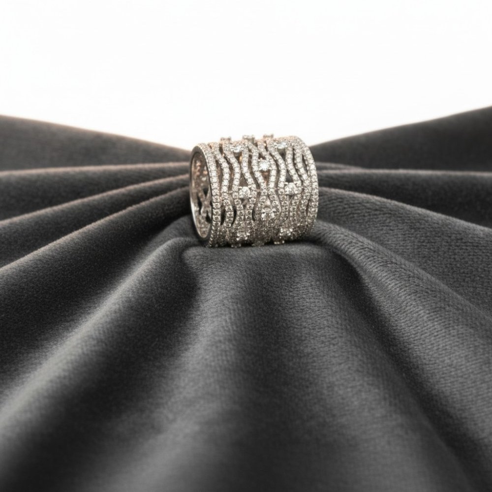 The Aura Wave Wide Ring