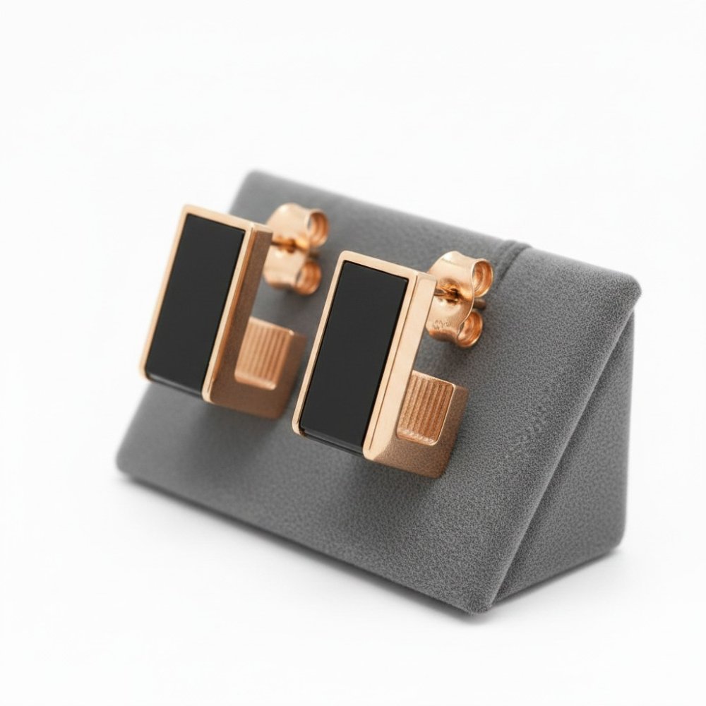 The Onyx Edge Huggies