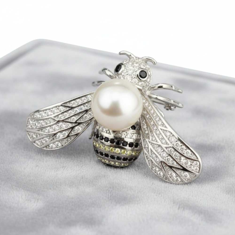 The Queen Bee Pearl Brooch