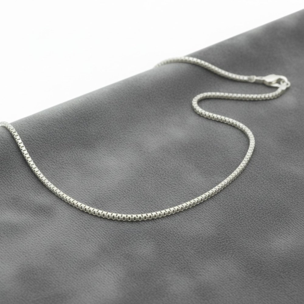 The Stella Box Chain