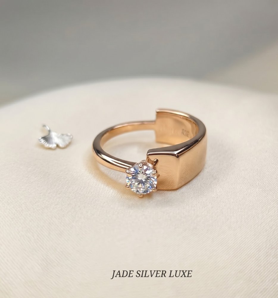 The Aura Asymmetric Solitaire Ring