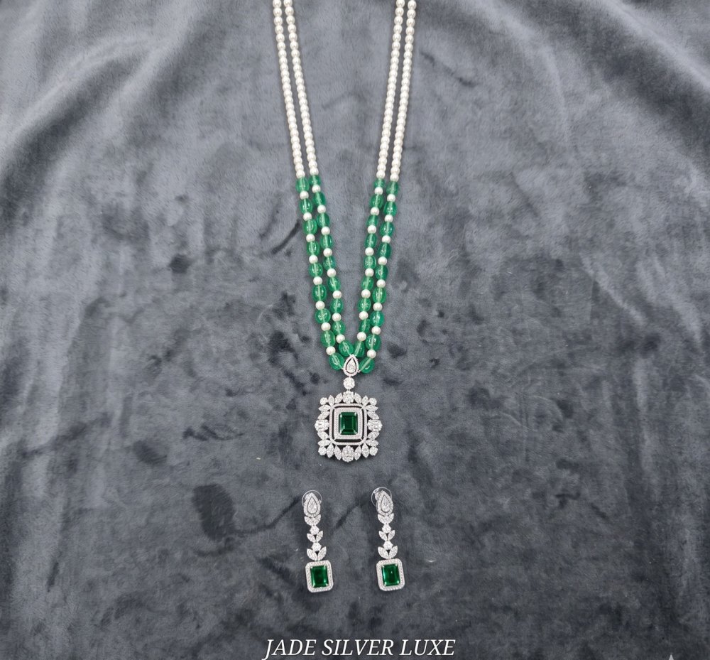 The Emerald-Green Sovereign Mala Set