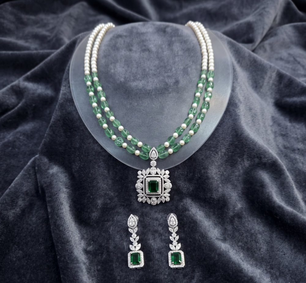 The Emerald-Green Sovereign Mala Set