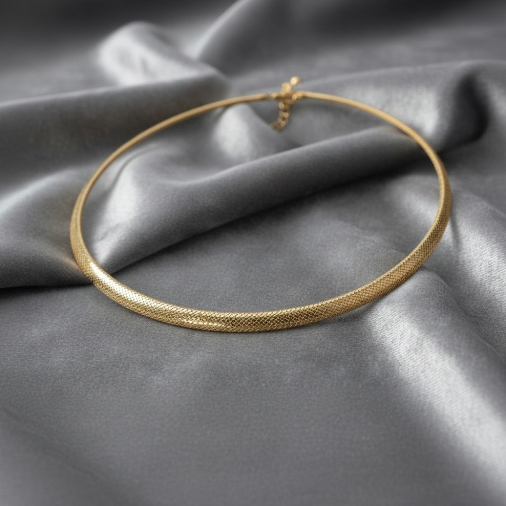 Aura Textured Mesh Collar Necklace