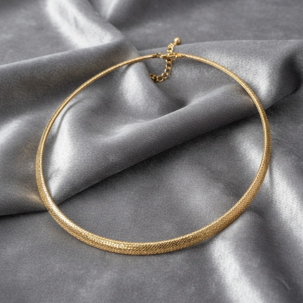 Aura Textured Mesh Collar Necklace
