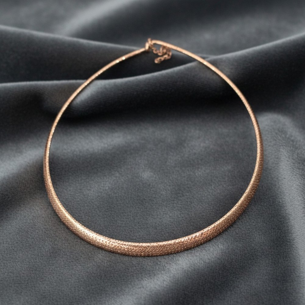 Aura Textured Choker Collar