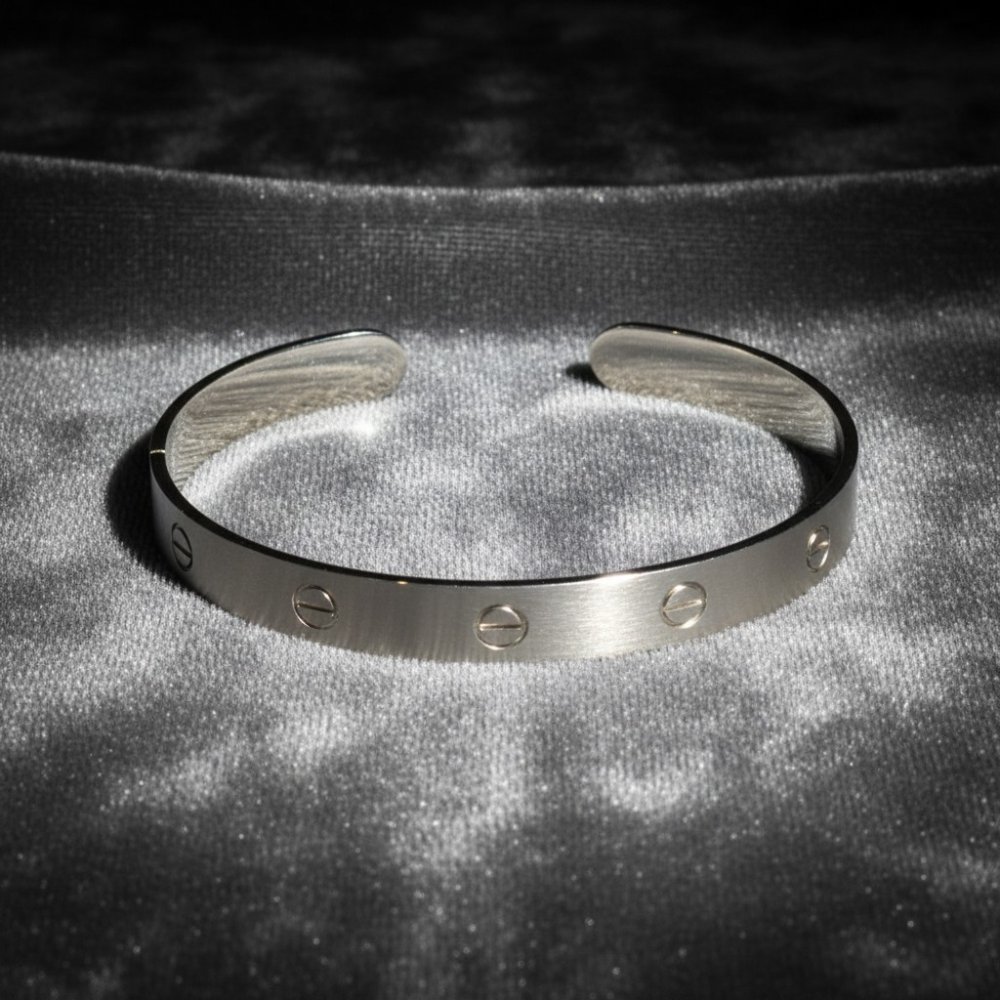 The Sterling Screw Motif Italian Kada