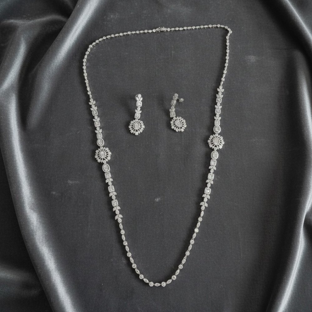 The Aura Medallion Cocktail Set