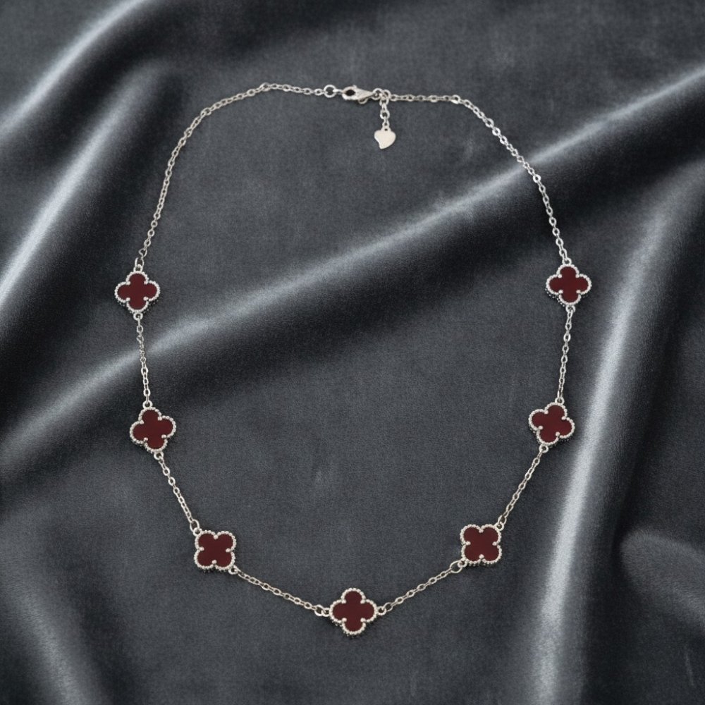 Carnelian Clover Motif Necklace