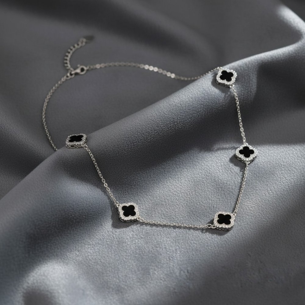 Silver Clover Onyx Necklace
