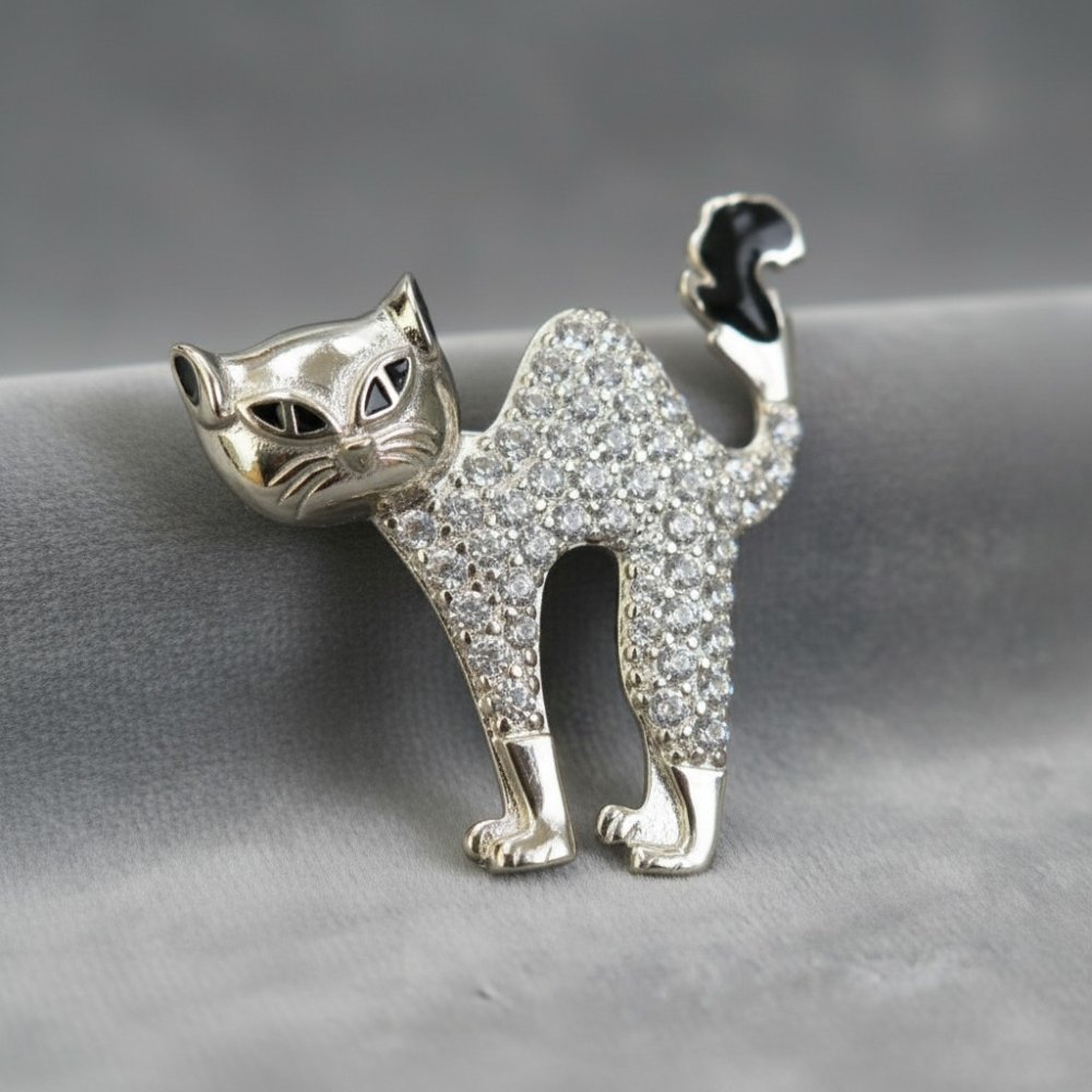 Sparkling Arching Cat Brooch