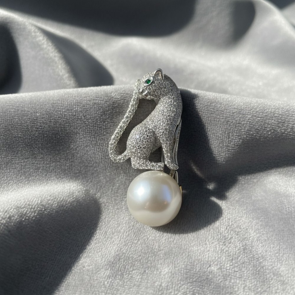 The Majestic Panther Pearl Brooch