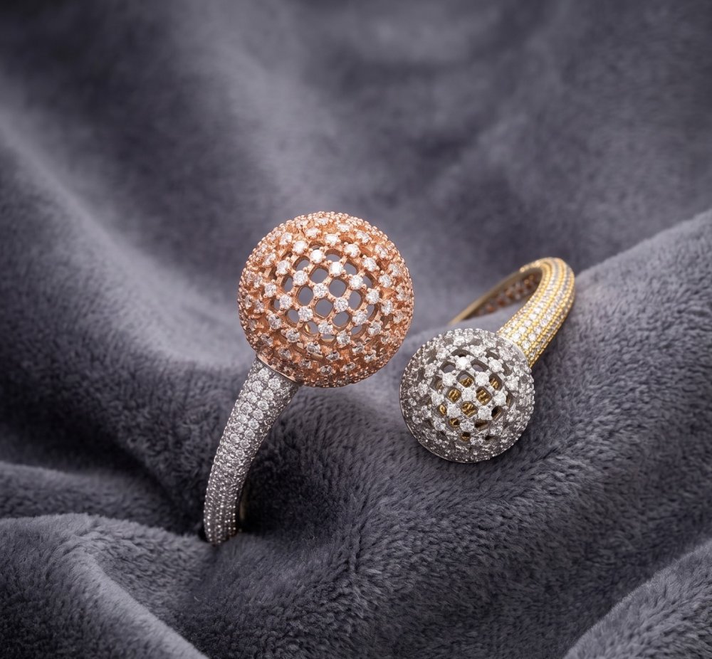 The Tri-Tone Stellar Kada