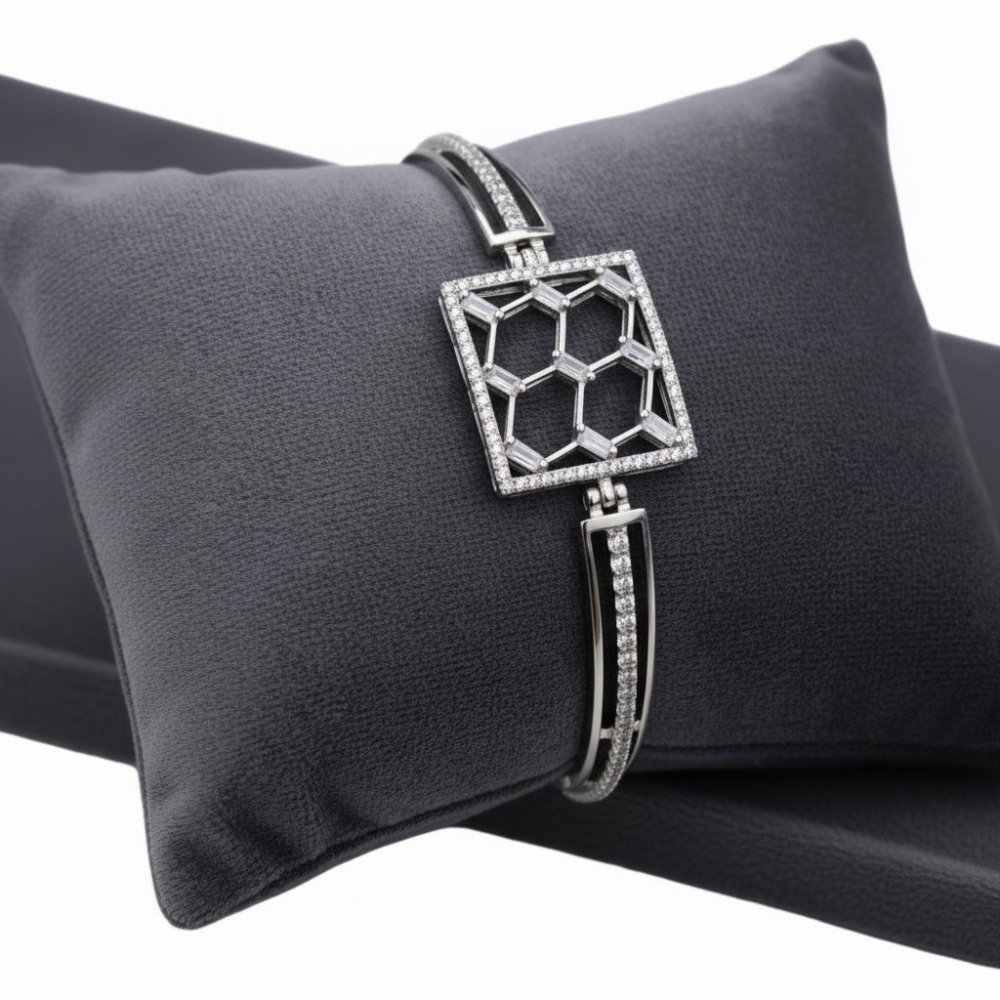 Cubist Lattice Kada