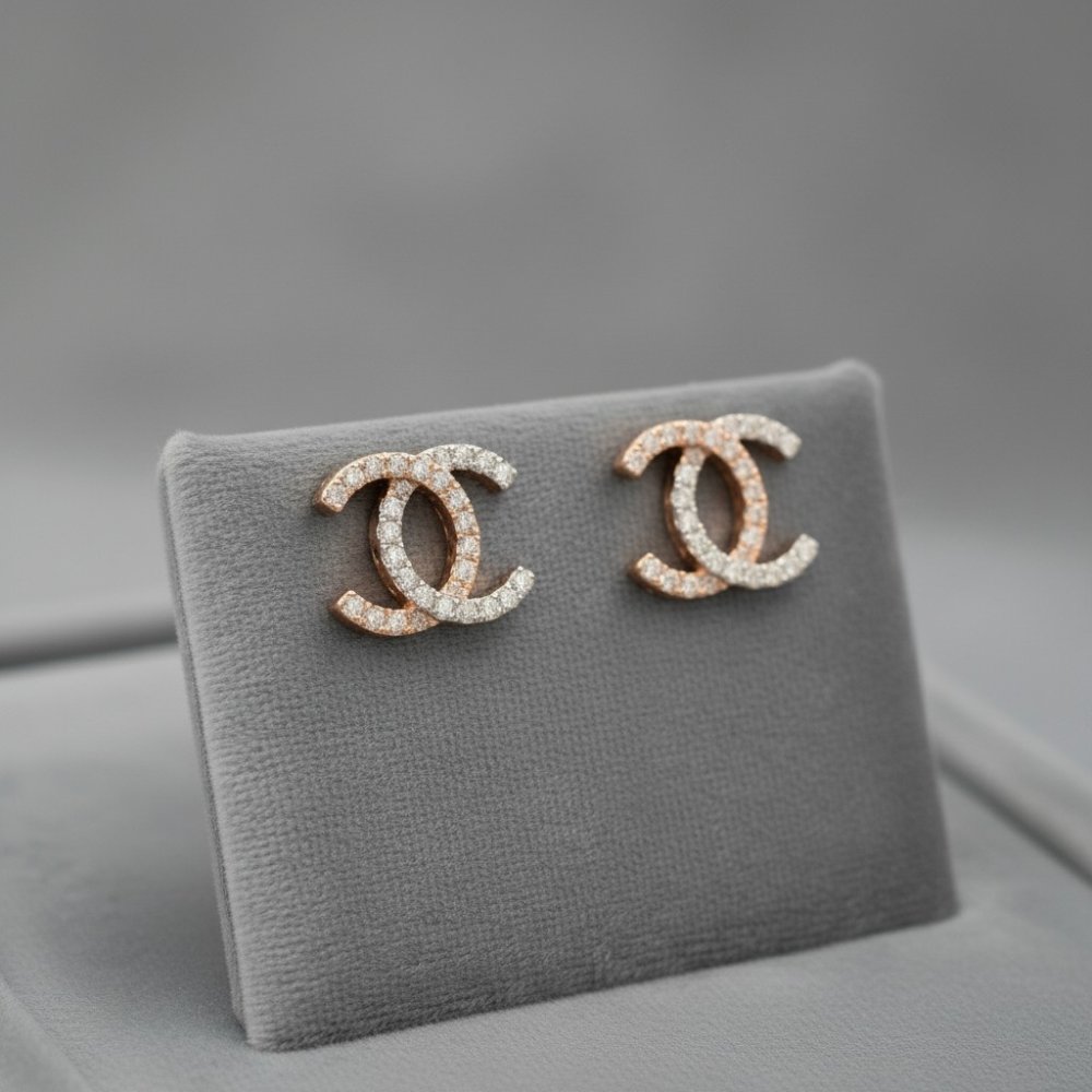 Aura Interlocking Studs