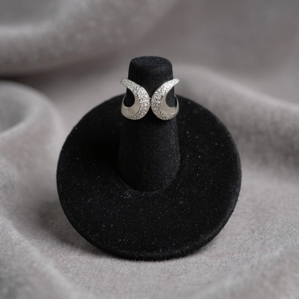 Dual Crescent Statement Ring