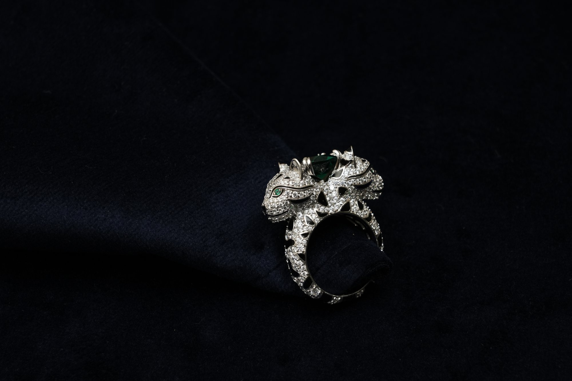 The Emerald-Eyed Twin Panther Statement Ring