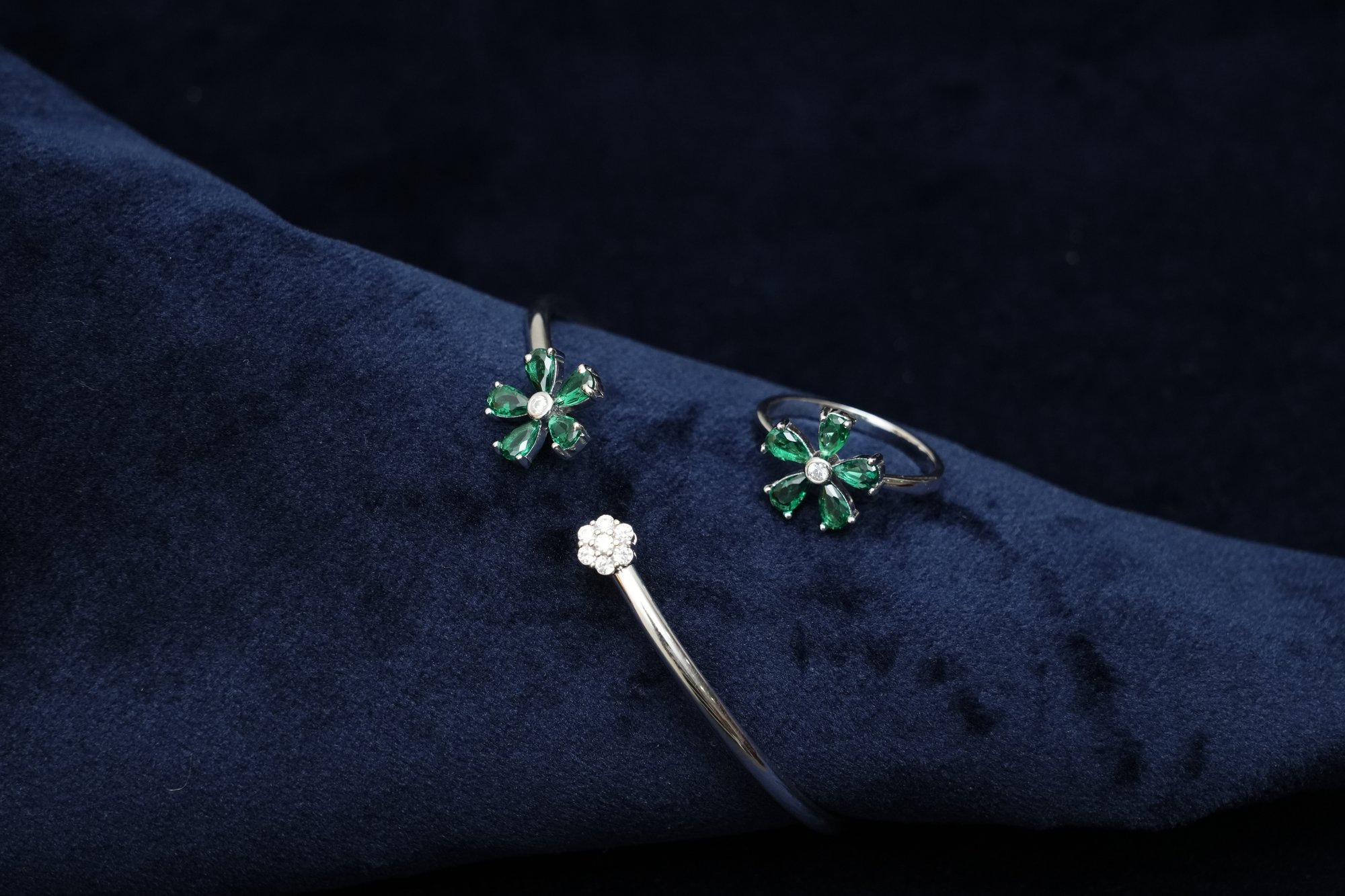 The Emerald Bloom Sterling Silver Set