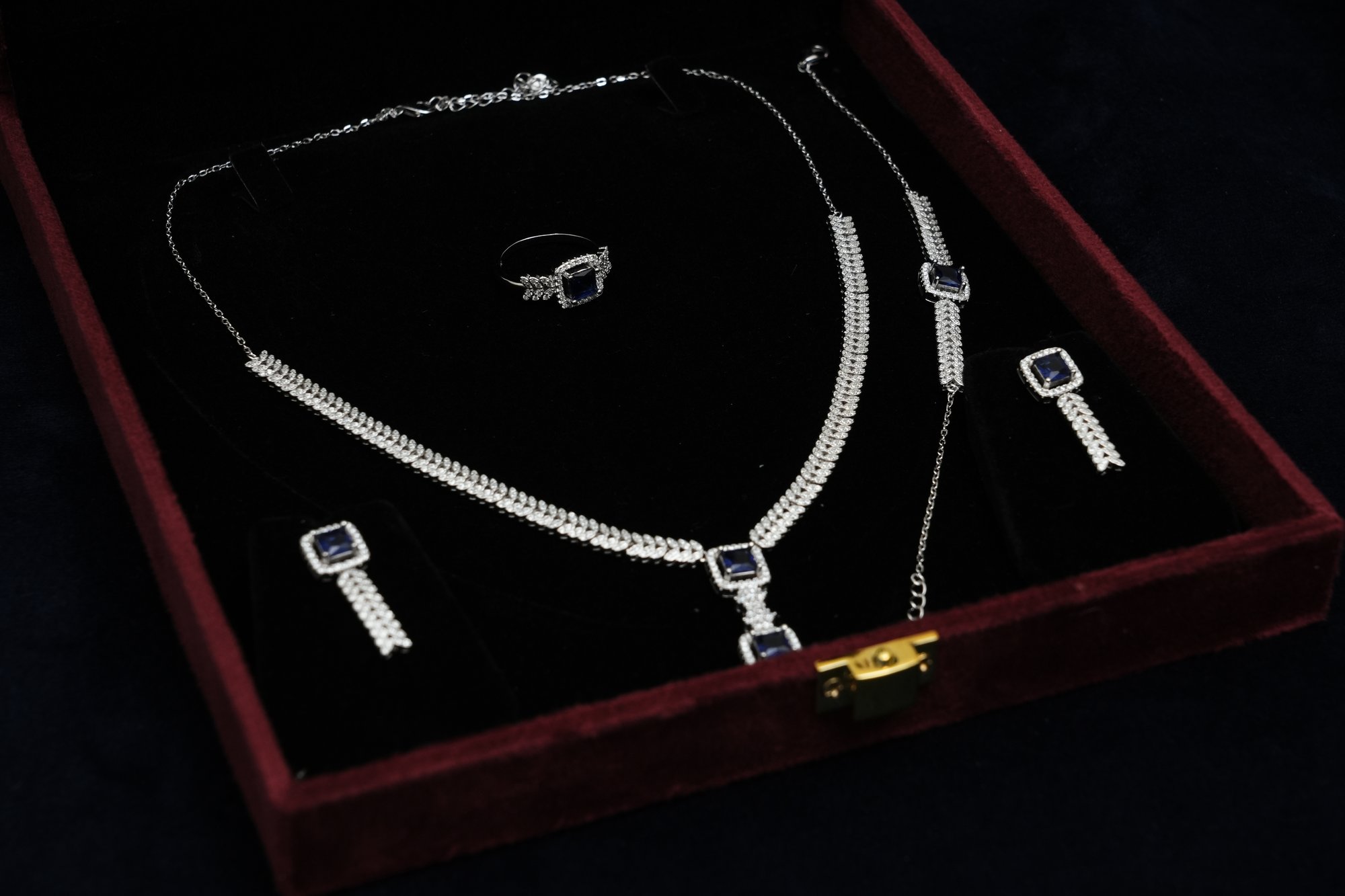 The Midnight Azure Chevron Suite Necklace Set