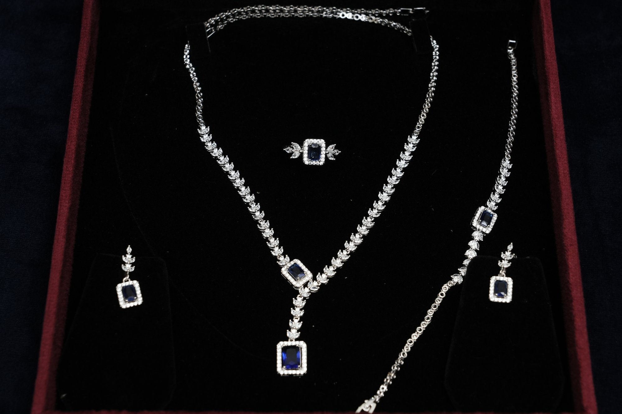 Midnight Elegance Sapphire Marquise Jewelry Set